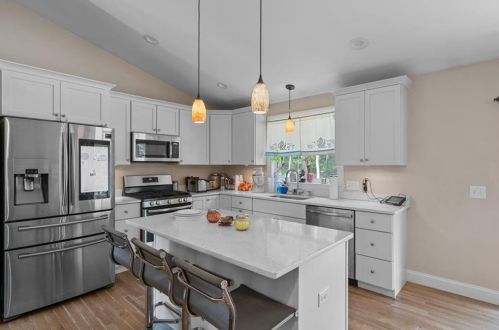 42 Vernon Dr, Glocester, RI 02814-4418