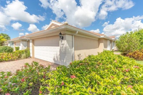 8409 Karina Ct, Naples, FL 34114-2752