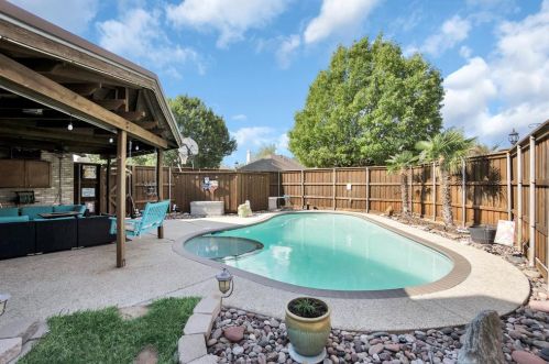 6111 Arlington Dr, Frisco TX 75035-2835 exterior