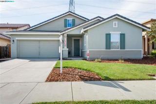 1151 Lake Park Dr, Oakley, CA 94561-3509