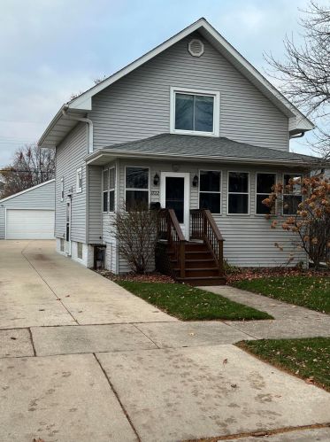 1722 27th St, Kenosha, WI 53140-5004