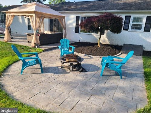 589 Moyer Rd, Souderton, PA 18964-2321