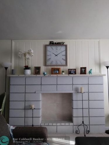 1012 13th Ct, Hollywood FL  33019-3108 exterior