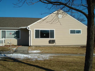 96 Mitchell Dr, Chicopee, MA 01022-2148