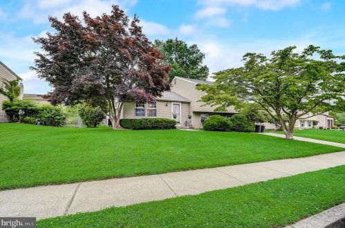 152 Independence Dr, Yardley, PA 19067-4913