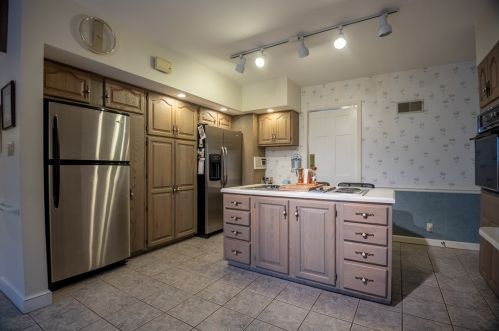 1355 Yahres Rd, Hermitage PA  16146-3643 exterior