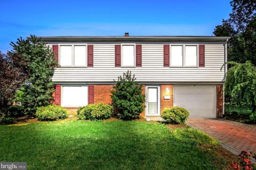 121 Rodes Ave, Gettysburg, PA 17325-3128