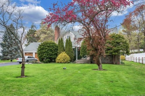 21 Terrace Ave, Stamford CT  06905-3412 exterior