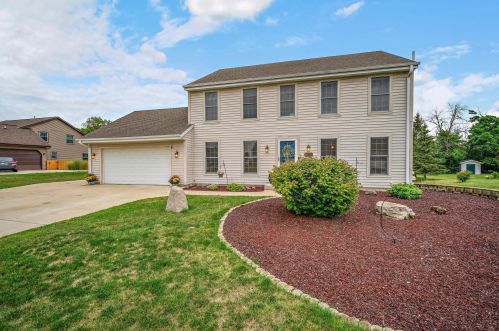 26632 Richard Dr, Waterford, WI 53185-1345