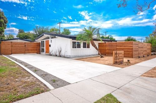 3316 Studebaker Rd, Long Beach CA  90808-4255 exterior