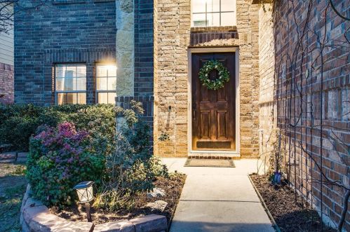 10529 Rising Knoll Ln, Fort Worth, TX 76131-3979