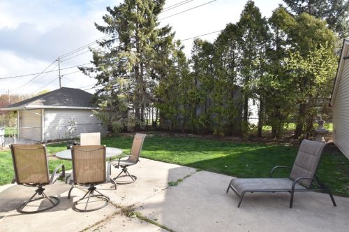 4902 Kinnickinnic Riv Pkwy, Milwaukee WI 53219-3277 exterior