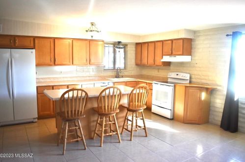 7665 31st St, Tucson, AZ 85710-6309