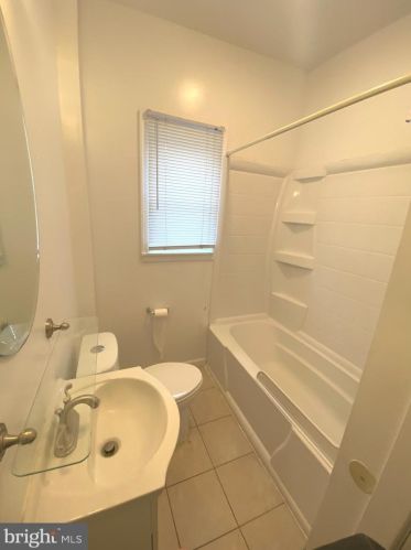 29 Bishop Holw Rd, Newtown Square PA  19073-3211 exterior