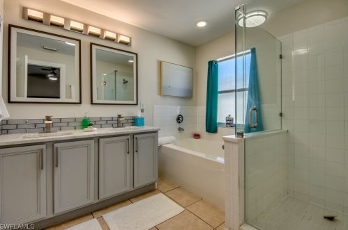 2505 20th Ave, Cape Coral FL  33904-3226 exterior