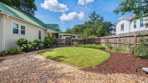 98 Live Oak Ave, Defuniak Springs FL  32435-2383 exterior