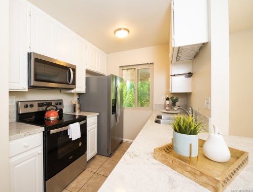 6538 Bell Blf Ave, San Diego CA 92119-1148 exterior