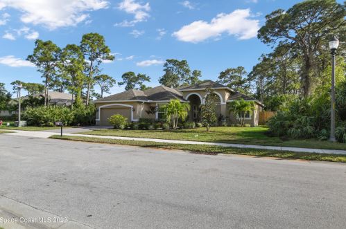 4415 Belle Grove Dr, Fort Pierce, FL 34981-5081