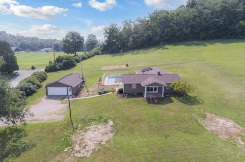 108 Kennedy Rd, Hookstown, PA 15050-1704