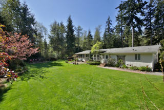 3683 Whidbey Woods Ln, Greenbank, WA 98253-9612