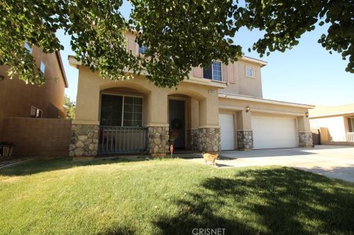 5823 Spice St, Lancaster CA  93536-2348 exterior