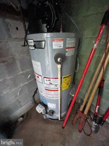 302 Essex St, Gloucester NJ  08030-1012 exterior