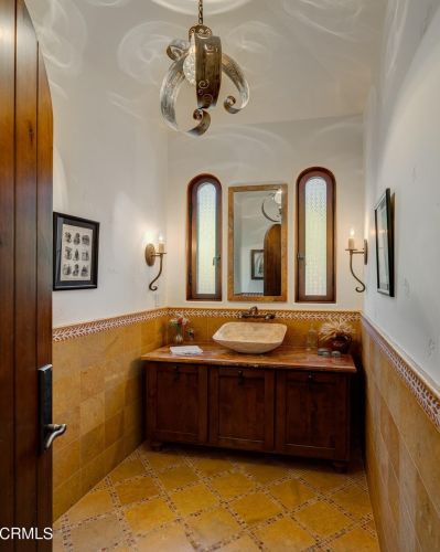 5320 Ivafern Ln, La Canada CA  91011-2811 exterior