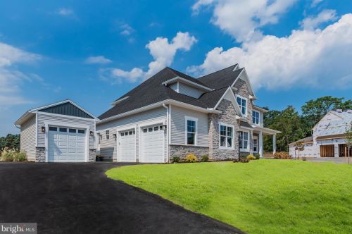 2360 Greenbriar Ln, West Enola, PA 17025-3302