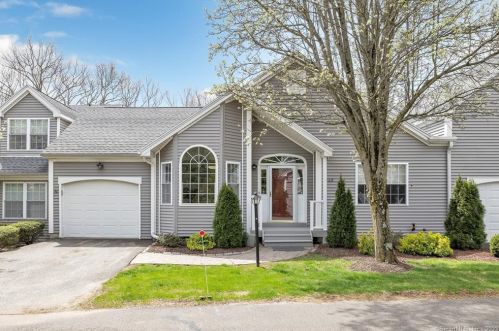 528 Antelope Trl, Huntington, CT 06484-2853