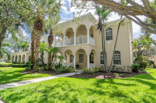 3407 Greenway Dr, Jupiter, FL 33458-8720