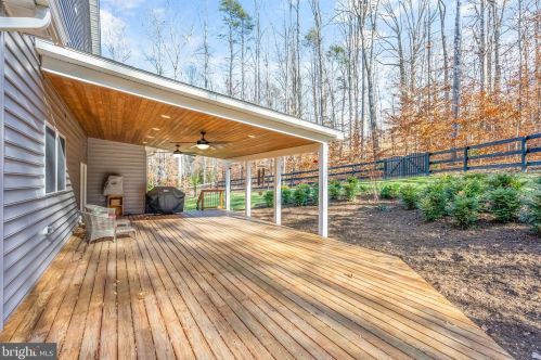 9085 Bristow Woods Ct, Nokesville VA  20181 exterior