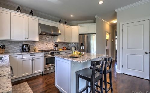 37 Mill Rd, North Branford CT  06471-1019 exterior