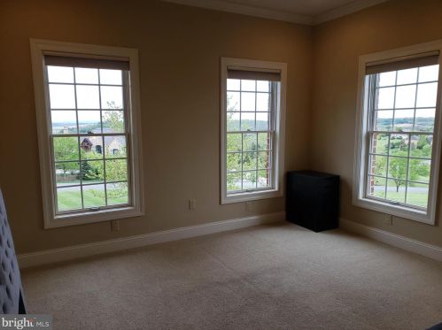 4260 Wyndemere Cir, Schnecksville PA  18078-3527 exterior