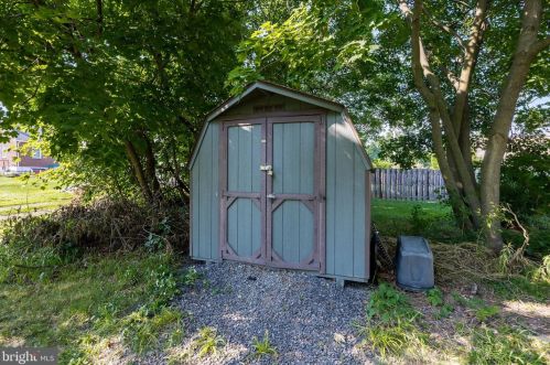 321 Howard St, Pottstown PA 19464-6701 exterior