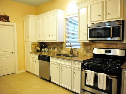 2409 33 St, Galveston TX 77550-7620 exterior