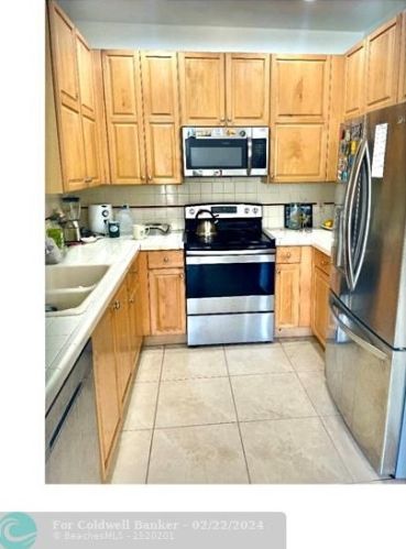 872 130th Ave, Hollywood, FL 33028-3135