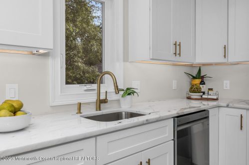 11 Mallard St, Hazlet NJ 07730-1413 exterior