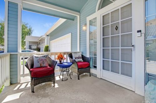 19936 Northcliff Dr, Santa Clarita, CA 91351-5781