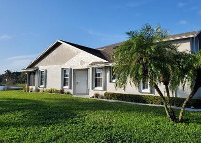24 Desford Ln, Boynton Beach, FL 33426-7613