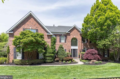 2055 White Horse Rd, Berwyn, PA 19312-2127