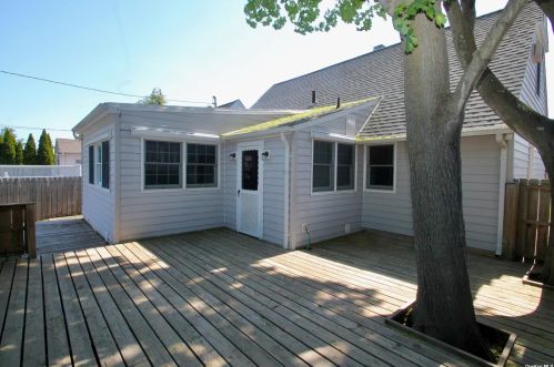 15 Harwich Rd, East Rockaway NY  11518-2407 exterior