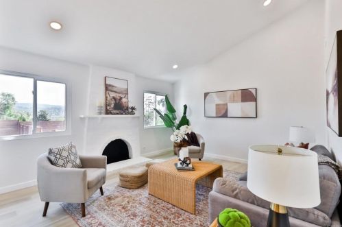 212 Woodland Dr, Vista, CA 92083-7612