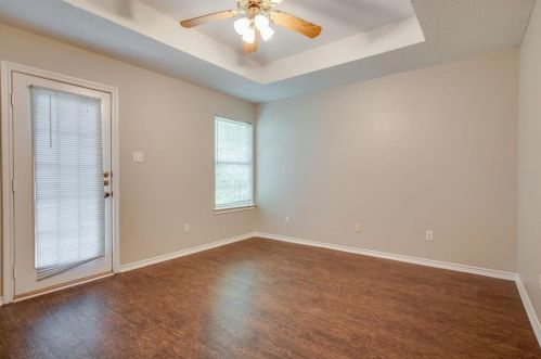 1913 Lee Dr, Denton TX  76209-4789 exterior