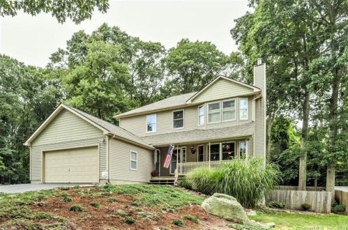 24 Hickory Ln, Waterford, CT 06385-4231