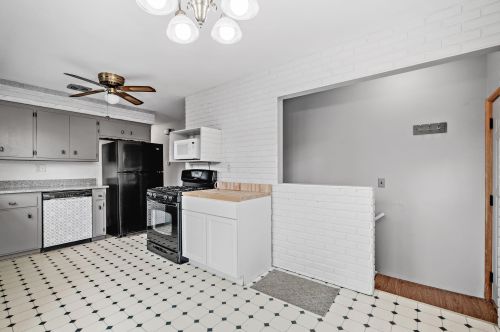 2439 Alvina Ave, Milwaukee WI 53221-4957 exterior