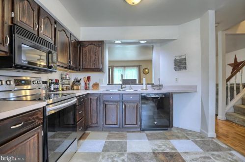 2615 Shingus Cir, Navy Sup Dpt, PA 17055-6094
