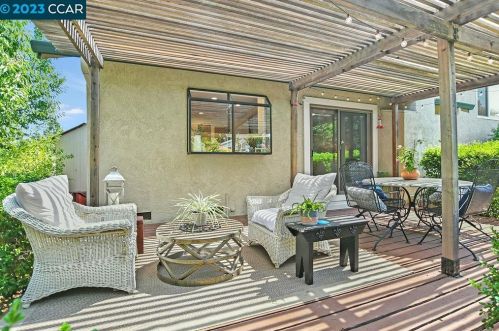 2563 Holly View Ct, Pacheco CA  94553-3457 exterior