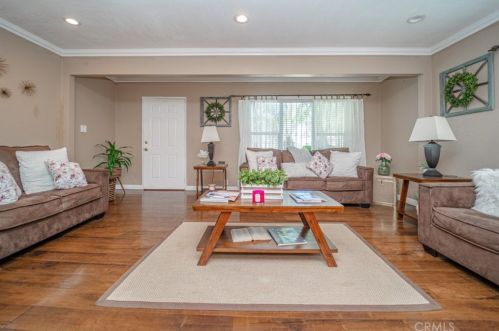1804 Pine St, Compton, CA 90221-1353