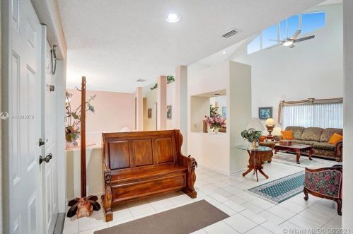 920 203rd Ave, Hollywood FL  33029-3439 exterior