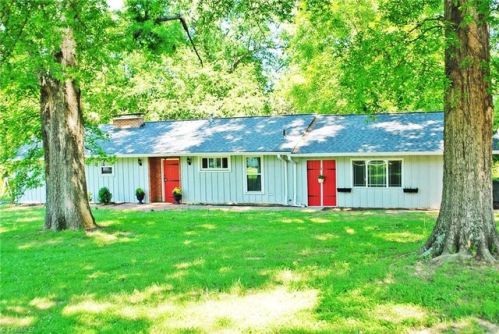 1155 Washington St, Eden, NC 27288-5957